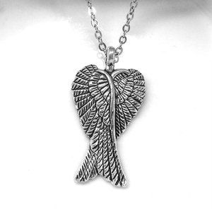 Small Double Angel Wing Charm Pendant Necklace